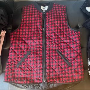NWOT Old Navy Red/Black Buffalo Check Plaid Lightweight Quilted Vest w/ Pockets